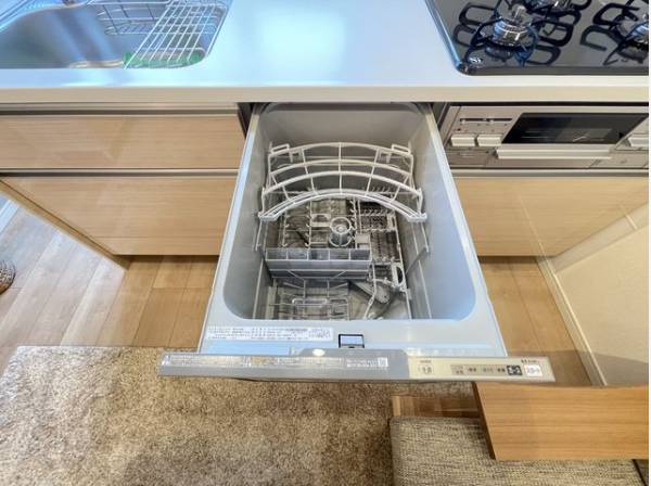 ビルトイン食洗機を採用。家事の時間短縮や効率アップ、節水にも威力を発揮します。

