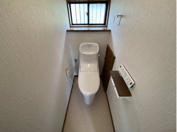 プライベート空間として機能や内装にこだわった、ナチュラルで優しい雰囲気のトイレはリラックス空間へ。

