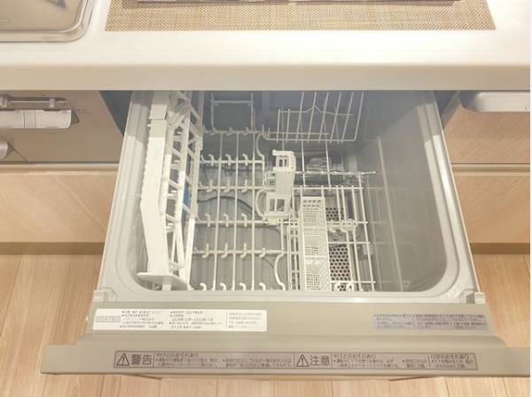 ビルトイン食洗機は、節水や節電機能も充実して家事の手助けをしてくれます。

